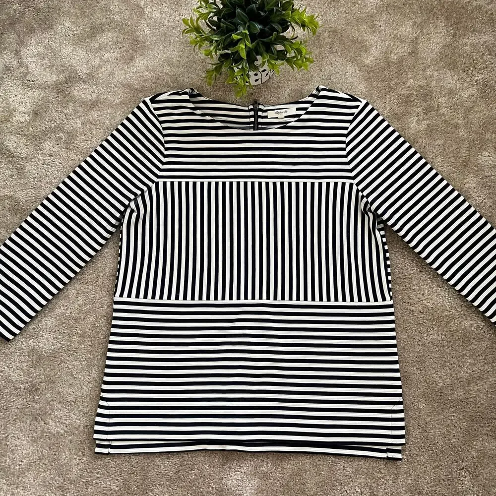 Madewell Navy Blue & Off-White Striped 3/4 Sleeve Textured Top Size: Medium